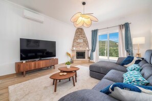 Deluxe Villa, Mountain View | Living area -  Loule Hill - Lua Villa (Faro)