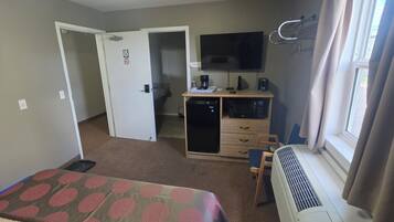 Laptop workspace, WiFi (free)