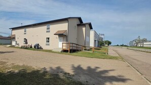 Exterior - Vanscoy Motel (Vanscoy)