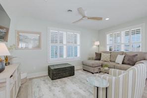 Smart TV - Updated Duplex | Walk to Ocean | Sleeps 6-12 (Atlantic Beach)