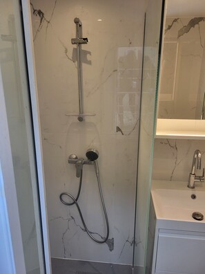 Towels, toilet paper - Vrbo Property (Villers-sur-Mer)