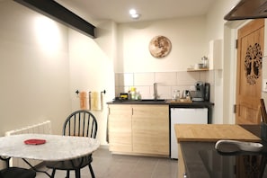 Fridge, microwave, oven, stovetop - Your Stay in Auvergne at La Chadeleufade in the Couzes Region (Chadeleuf)