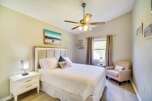 Room - 3-bedroom house in peaceful Melbourne with cool AC (Melbourne)