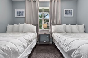 Desk, iron/ironing board, free WiFi, bed sheets - 32nd Street Retreat | Downtown/Backyard/Parking (Birmingham)