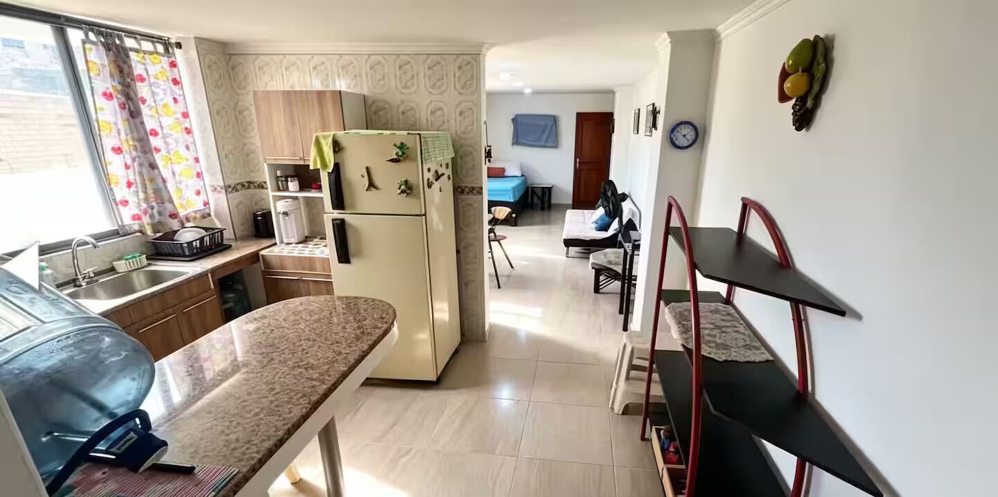 2 bedrooms, internet, bed sheets