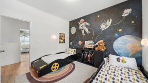 Room - Coastal Retreat / Near 30A / Pool / 4BR / Sleeps 10 (Santa Rosa Beach)