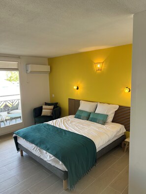 Iron/ironing board, Internet, bed sheets - Vrbo Property (Le Gosier)