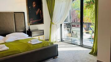 6 bedrooms, WiFi, bed sheets