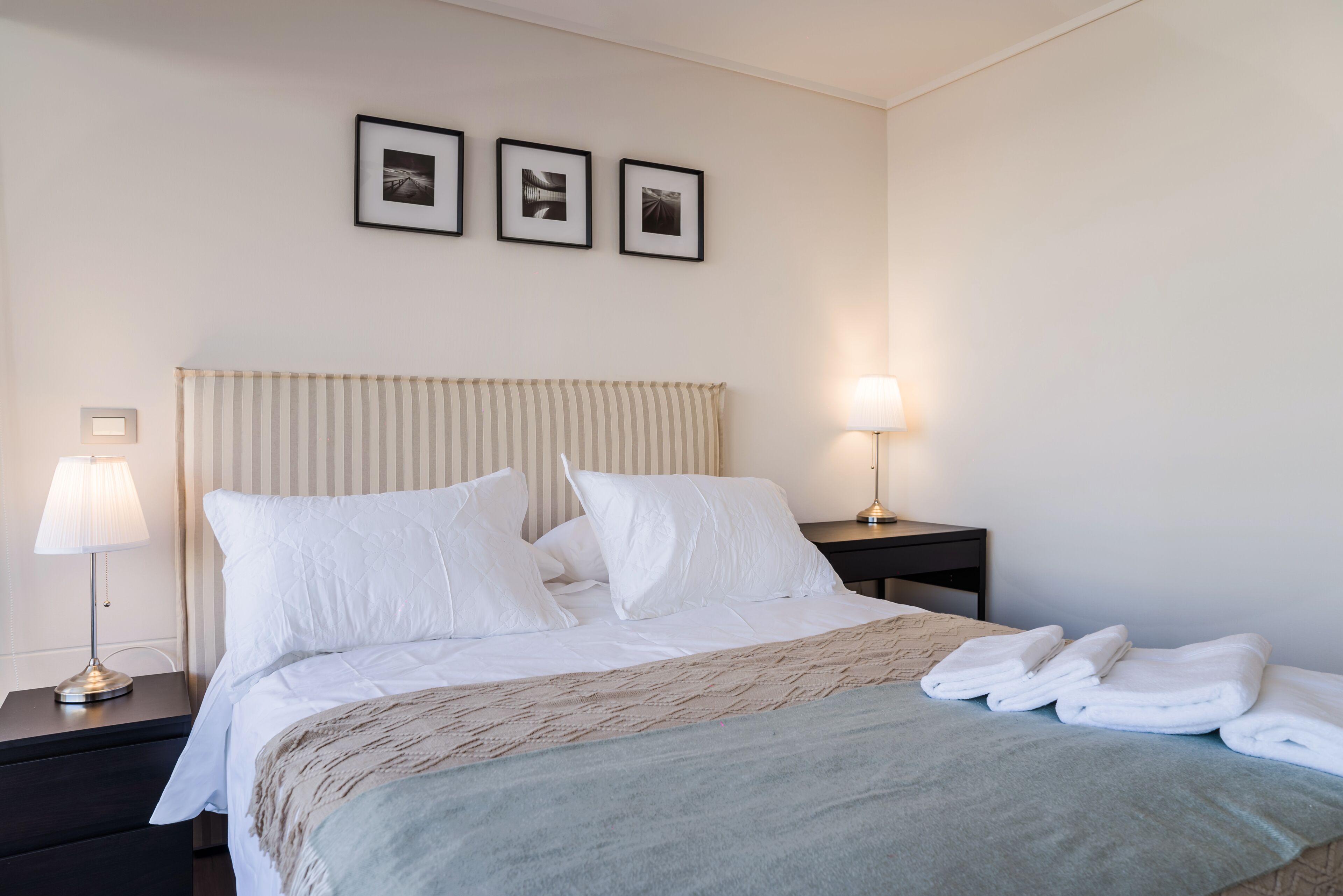 Apartamento familiar, balcón, vistas a la ciudad | Tabla de planchar con plancha