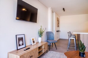 Familienapartment, Balkon, Stadtblick | Innenbereich