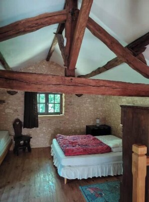 1 habitación, wifi y ropa de cama