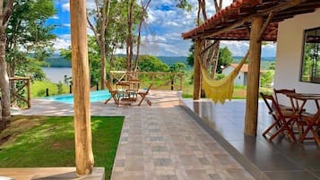 Khu ẩm thực ngoài trời