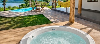 Casa com Jacuzzi Charme Corumbá 4