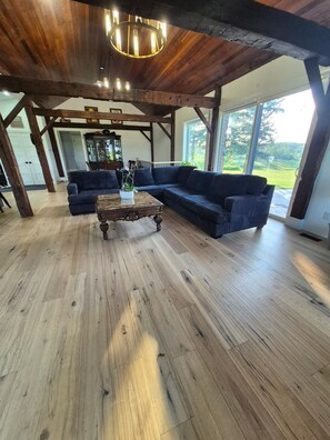 Living area - Sunset Ridge Estate-Where Nature and Luxury Meet (King)