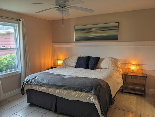 2 habitaciones, tabla de planchar con plancha, internet y ropa de cama