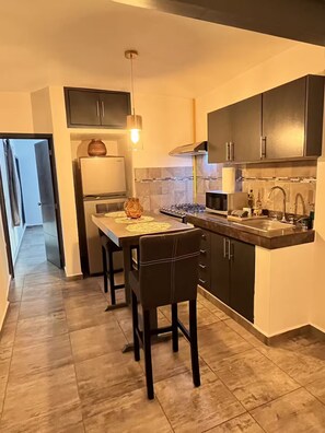 Private kitchen - Dpto. 3 Moderno y Céntrico con WiFi, A/C y Parking (Cuautla)