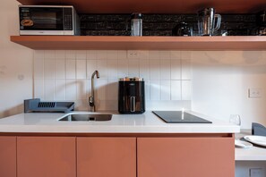 Superior Studio, 1 Double Bed, Balcony | Private kitchen - Be live (Medellín)