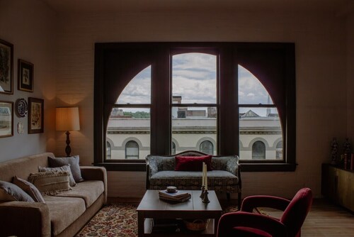 The Ilium Suite 404 - River view Luxury 1 bd Suite in Downtown Troy