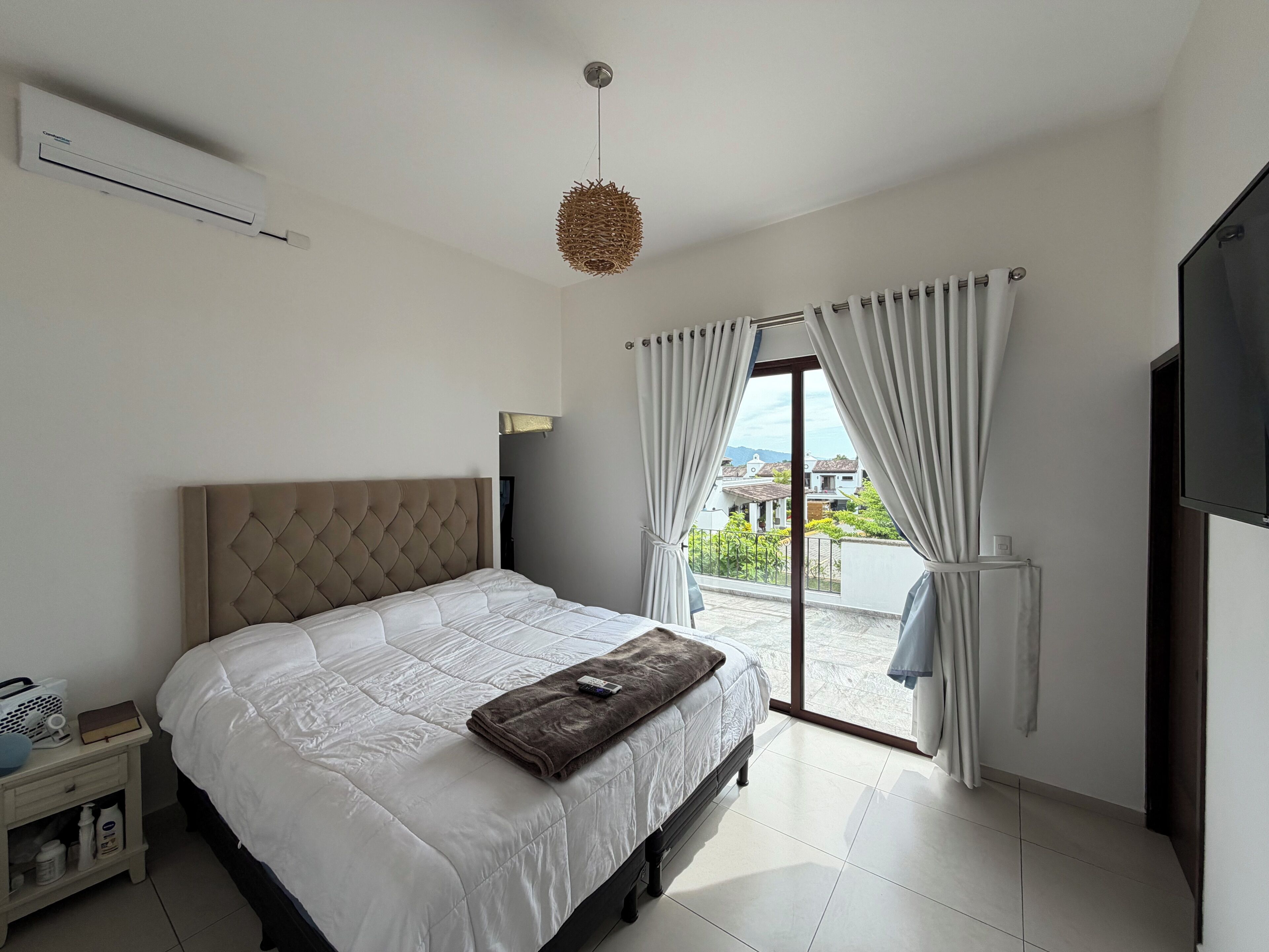 3 bedrooms, iron/ironing board, Internet, bed sheets