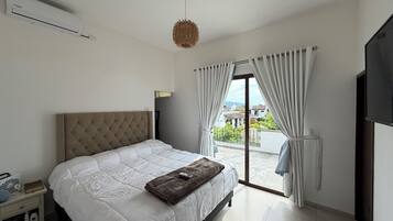 3 bedrooms, iron/ironing board, Internet, bed sheets