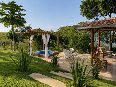 Chalé com Jacuzzi Vista do Lago Corumbá