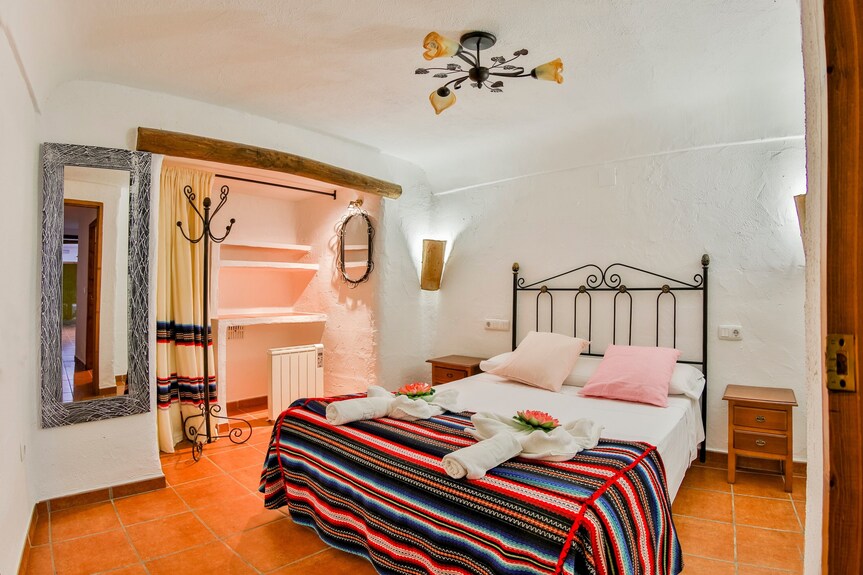 Casa Rural 'Cueva 2' Con Vistas A La Montaña, Piscina Compartida Y Wi-fi - Huéscar
