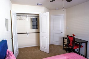 Room - Room C, >30 days, Near Medical Center, WOMEN ONLY (Houston)