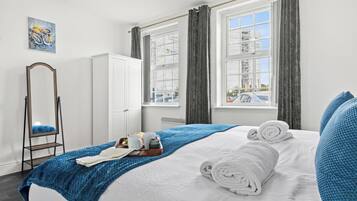 1 bedroom, iron/ironing board, internet, bed sheets