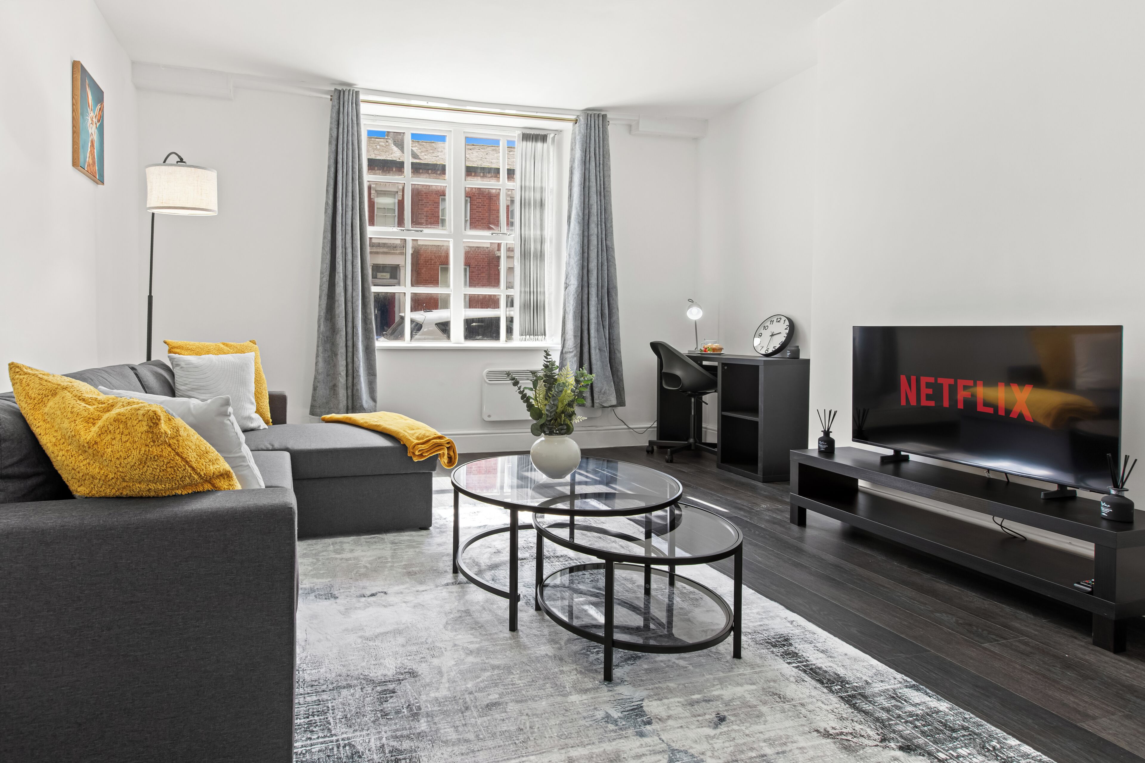 Beautifully Styled One Bedroom Apartment, Located In Warrington Town Centre. - 沃靈頓