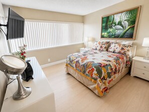 Room - Serene 2-bedroom condo in charming Jupiter Ocean & Racquet Club, (Jupiter)