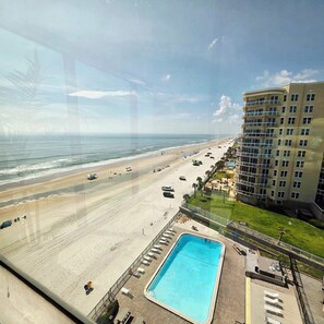 Outdoor pool - Penthouse Paradise~deluxe Oceanfront 2 bedroom 2 bathroom w/pool & tiki bar (Daytona Beach)
