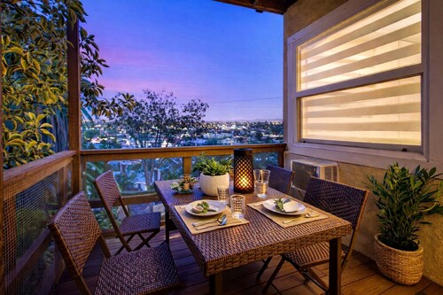 CasaViva Pacifica · 2BR Sleeps 10, Yard, Firepit, BBQ & Kids Zone, Walk to Eats