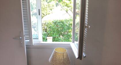 Tranquil 1-bedroom studio in charming Blanquefort awaits you close to Bordeaux