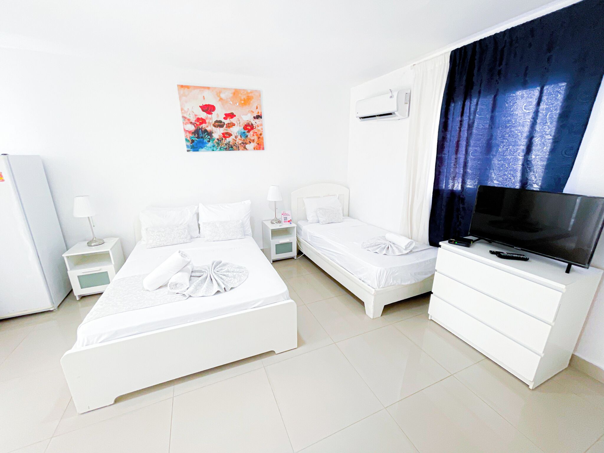 Deluxe-Studio, 1 Queen-Bett, Poolblick | Zimmersafe, kostenloses WLAN, Bettwäsche
