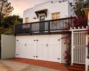 Exterior detail - CasaViva Nest Cute Studio w/ Patio, Firepit & Backyard Access — Walk to Eats (San Diego)