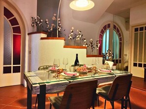 Dining - Villa Clarenza - Holiday Home (San Pietro Clarenza)