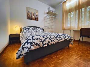 Iron/ironing board, WiFi, bed sheets - Villa Clarenza - Holiday Home (San Pietro Clarenza)