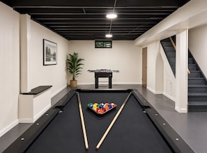Games room - Rockford 6-Bed Home | Mid-Term Stays (Rockford)