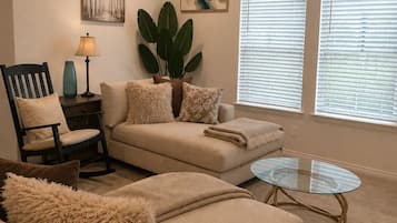 Smart TV, video library, stereo