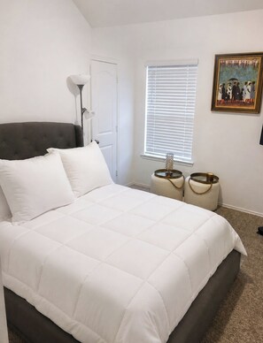 3 bedrooms, WiFi, bed sheets - Cozy 3-bedroom bed & breakfast in nice Hockley with AC (Hockley)