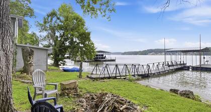 4 bedroom-3 Bath Lakefront Home with Private Dock