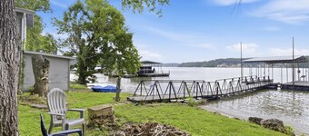 4 bedroom-3 Bath Lakefront Home with Private Dock