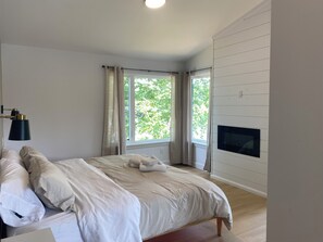 Room - The Cape - surrounded by water on 3 sides, very private with spectacular views (Seeley's Bay)