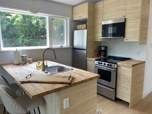 Private kitchen - The Cape - surrounded by water on 3 sides, very private with spectacular views (Seeley's Bay)