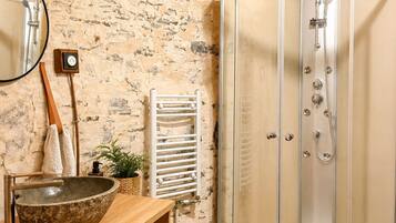 Double or Twin Room, Valley View | Bathroom