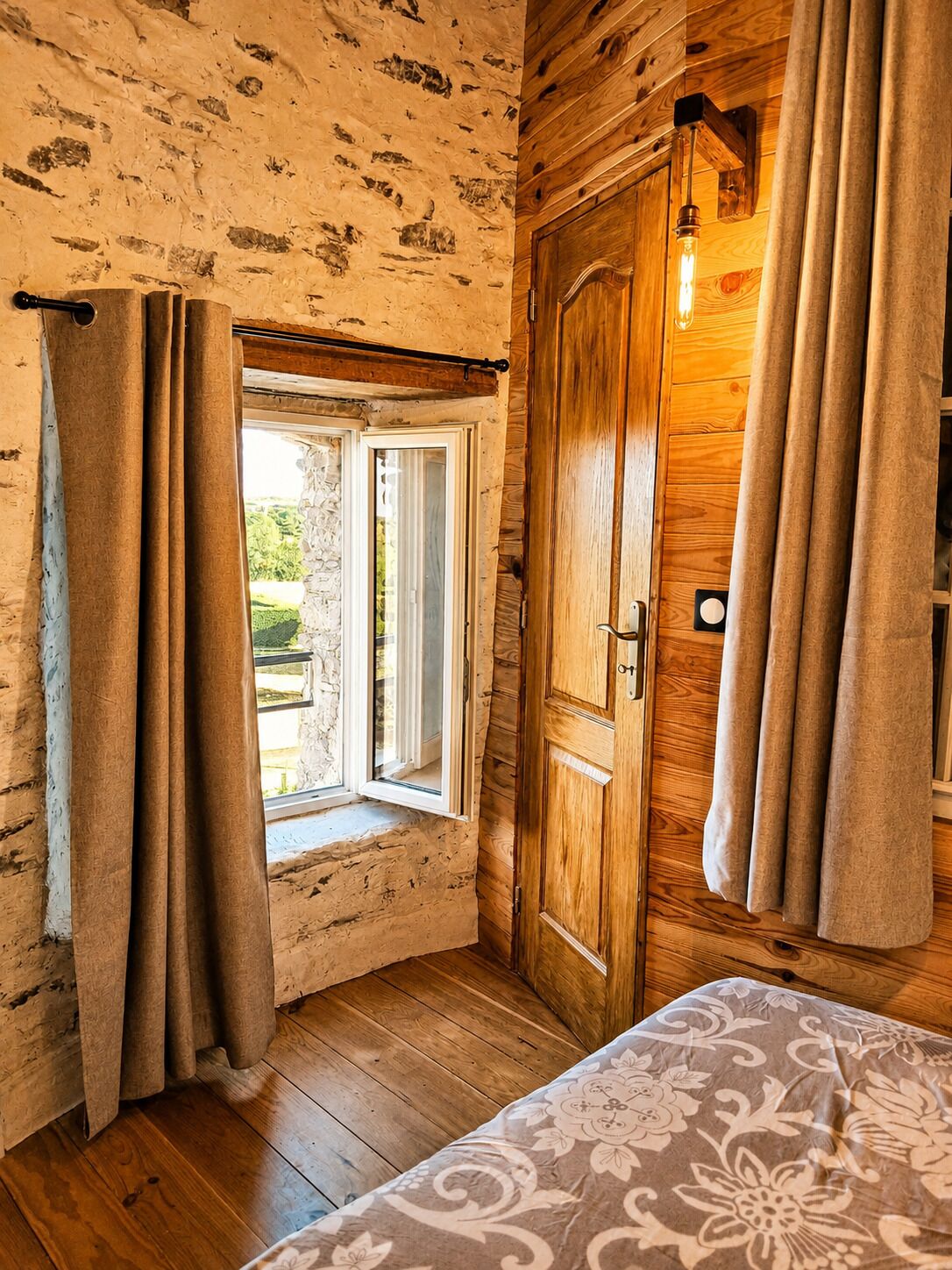 Double or Twin Room, Valley View | WiFi