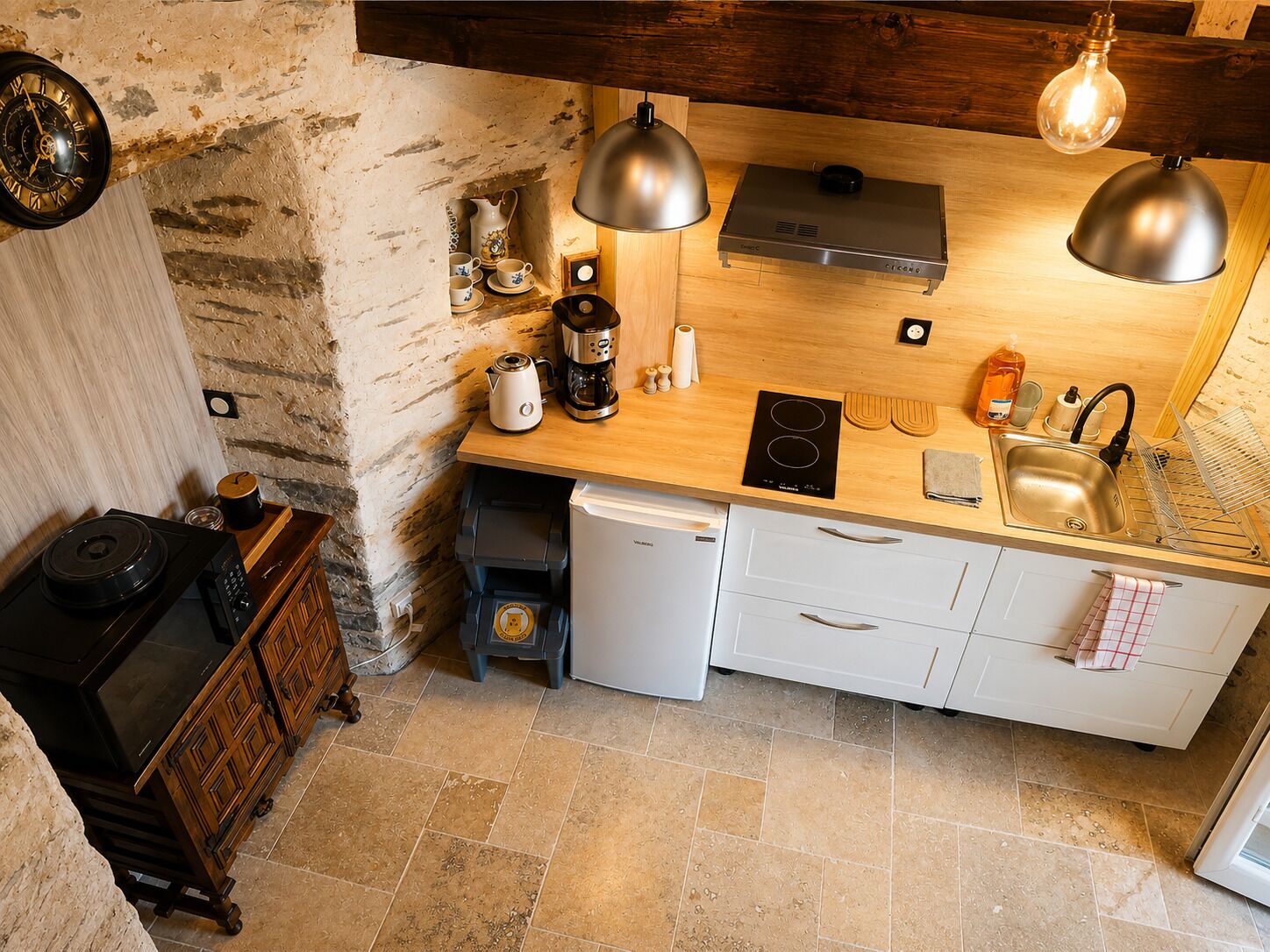 Double or Twin Room, Valley View | Private kitchen