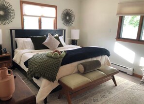 4 bedrooms, iron/ironing board, WiFi, bed sheets - Beautiful 4-bedroom country house 2 miles from Frankenmuth. (Frankenmuth)