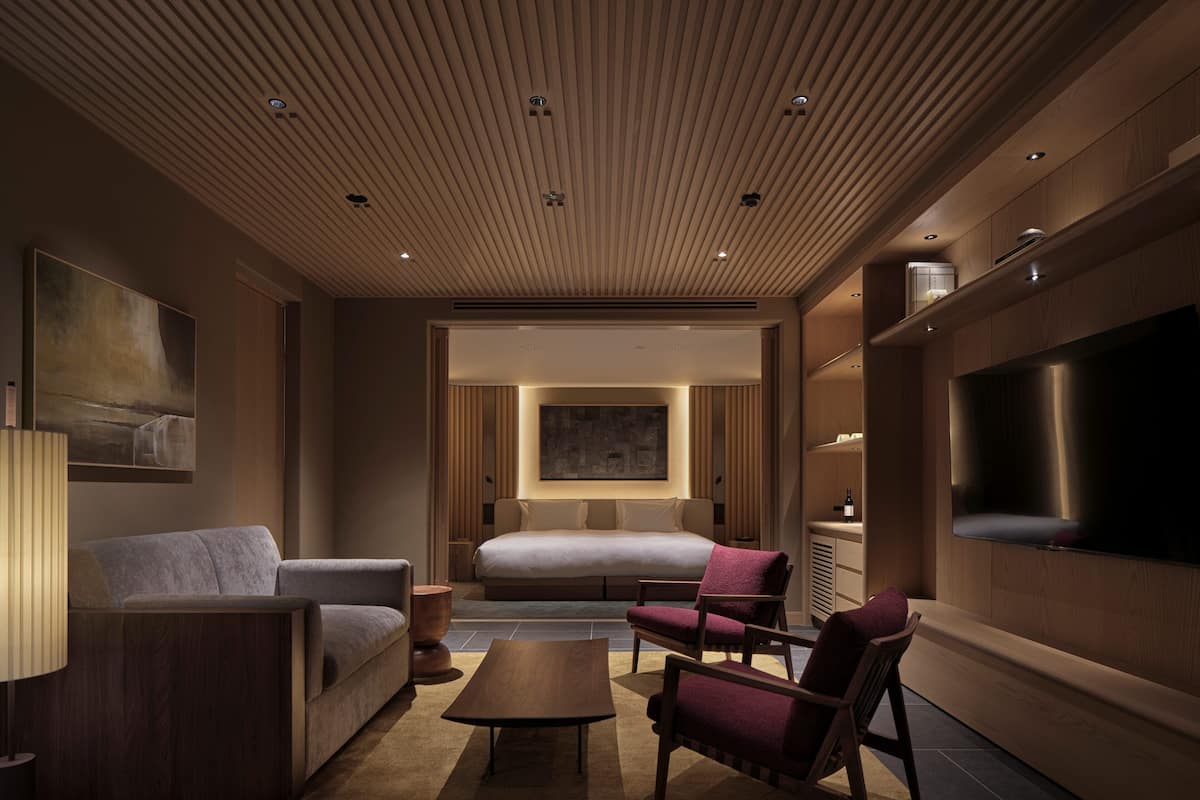 Chambre Supérieure avec lits jumeaux, vue jardin | Coffres-forts dans les chambres, bureau