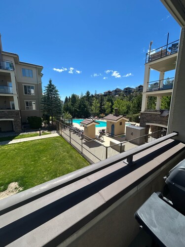 Golf Course Family Suite: Pool & Hot Tub - 1422